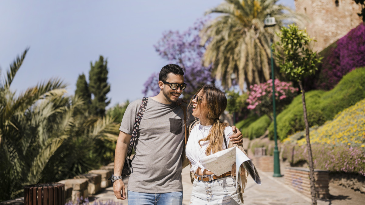 couple amoureux en vacances